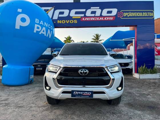 TOYOTA HILUX 2.8 D-4D TURBO DIESEL CD SRX 4X4 AUTOMÁTICO TOYOTA HILUX 2.8 D-4D TURBO DIESEL CD SRX 4X4 AUTOMÁTICO